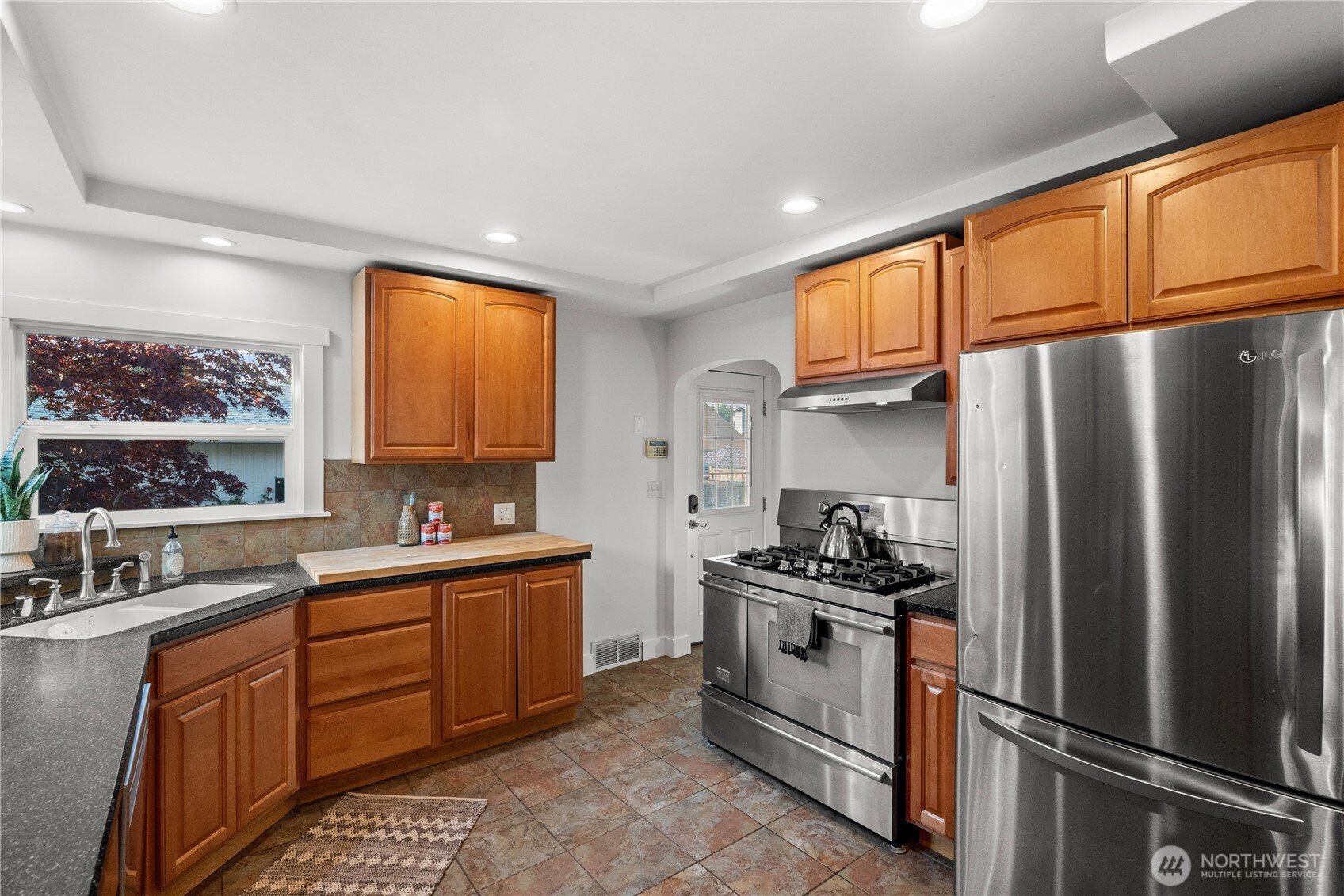 801 N Stevens Street Property Photo 34