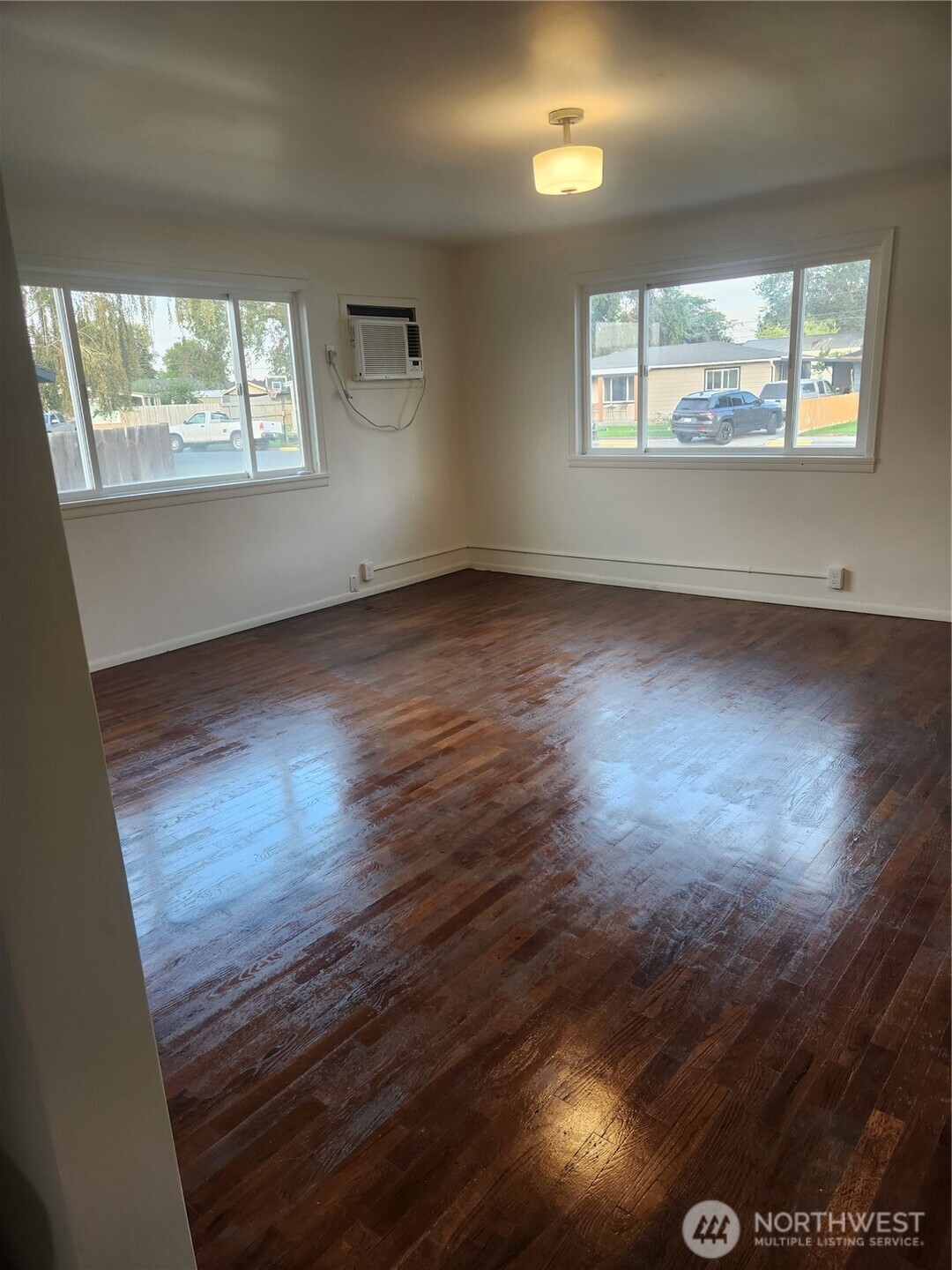 617 Se G St Property Photo 10
