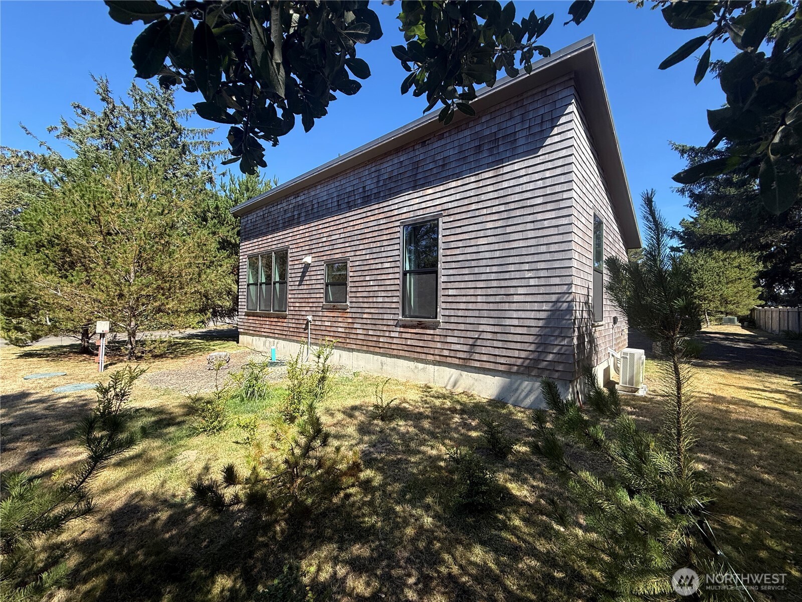 813 Salmonbery Beach Property Photo 4