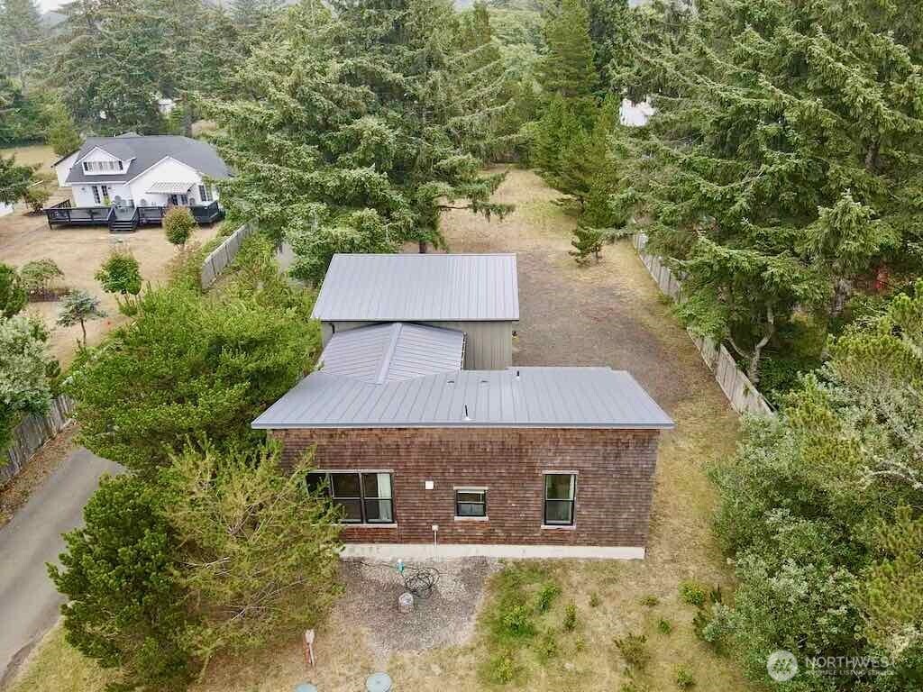 813 Salmonbery Beach Property Photo 6