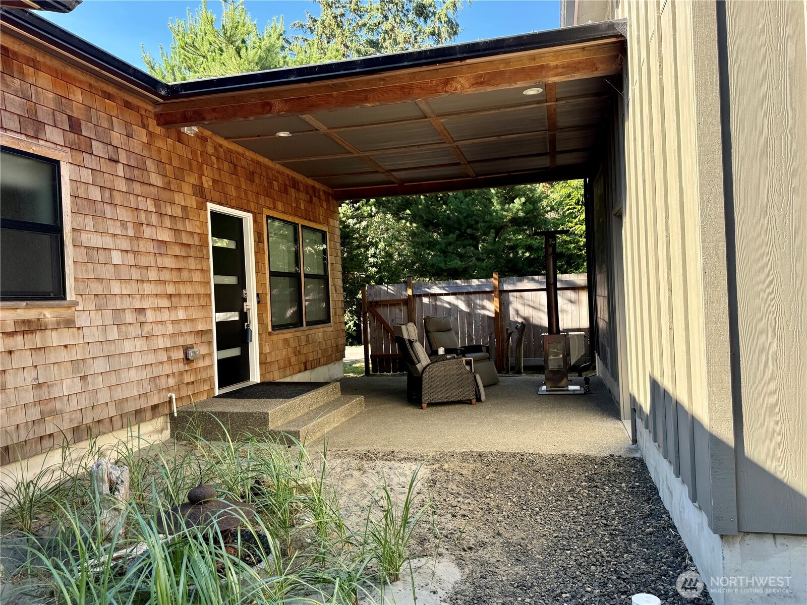 813 Salmonbery Beach Property Photo 7