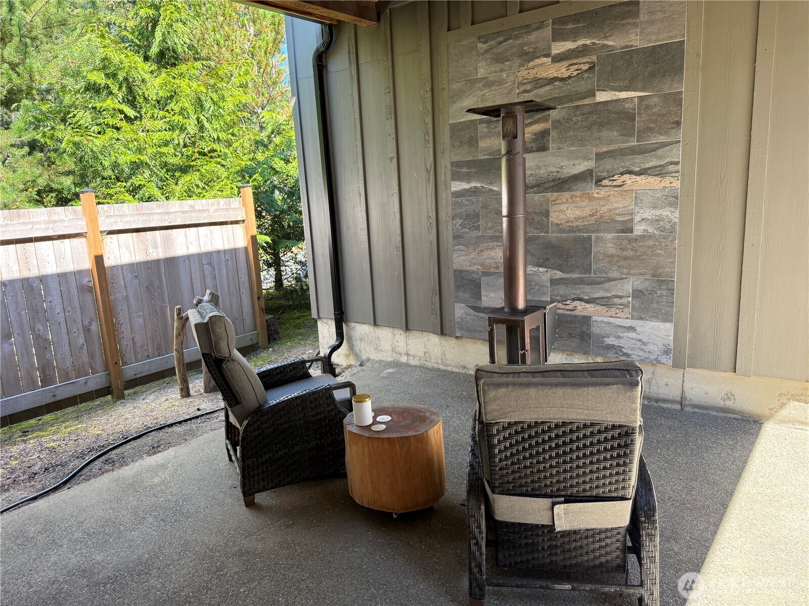 813 Salmonbery Beach Property Photo 8