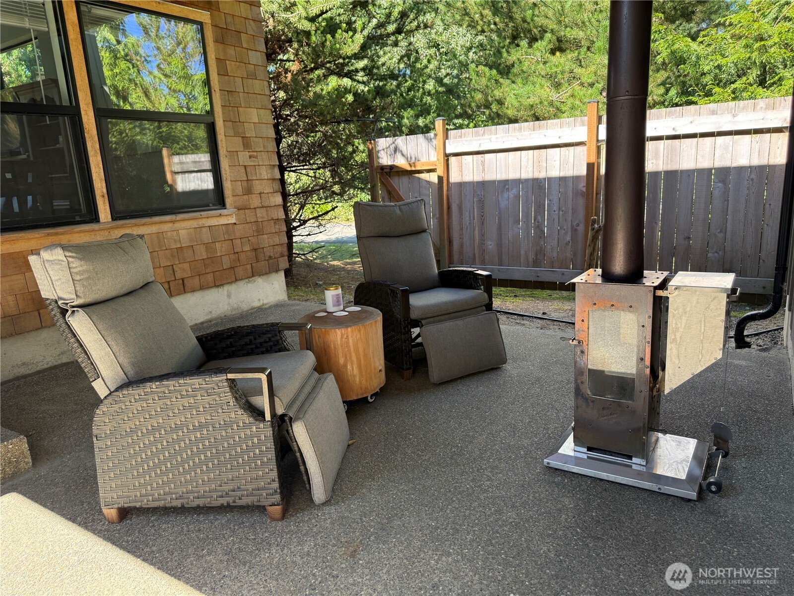 813 Salmonbery Beach Property Photo 9