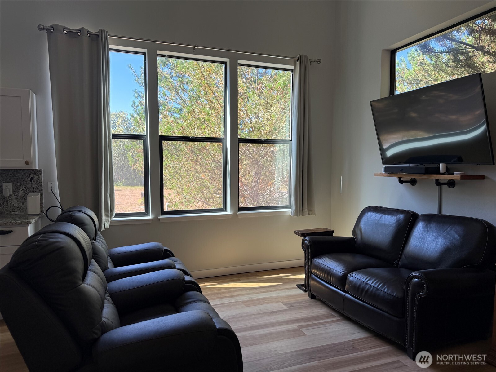 813 Salmonbery Beach Property Photo 12