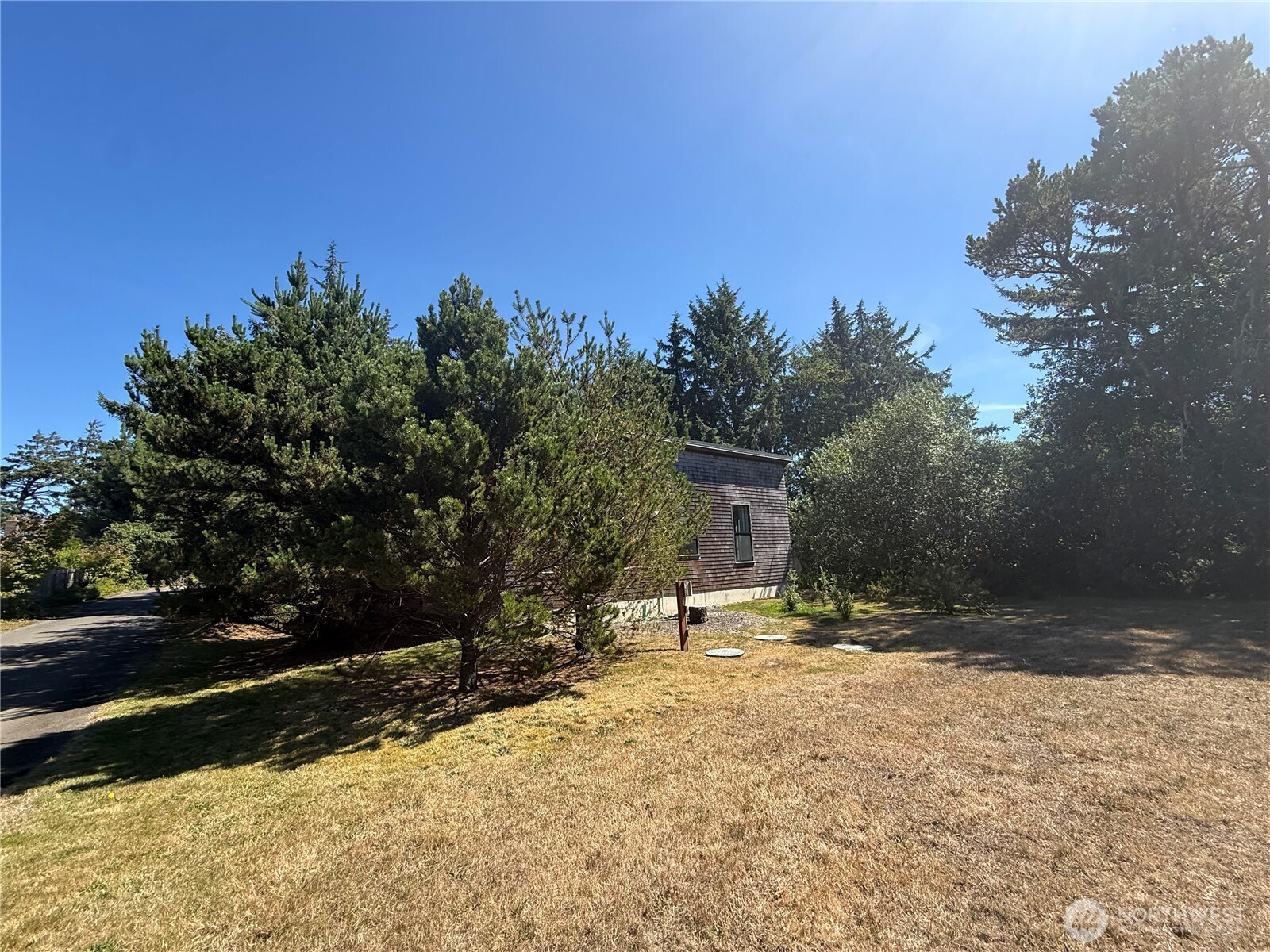 813 Salmonbery Beach Property Photo 24
