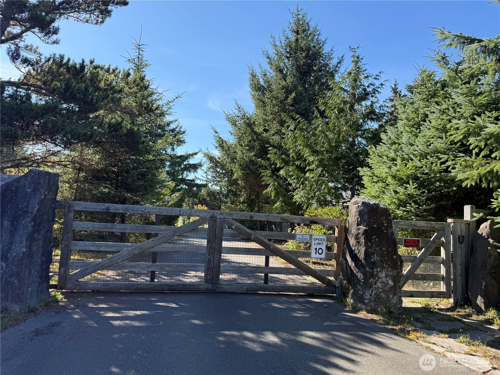 813 Salmonbery Beach Property Photo 38