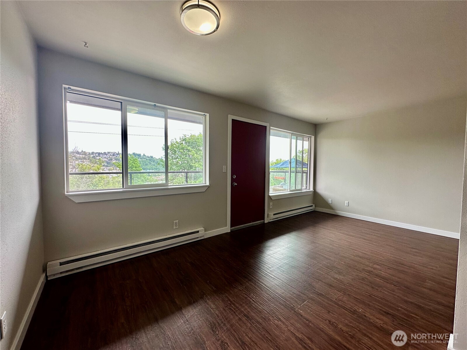 2515 Thorndyke Avenue Property Photo 13