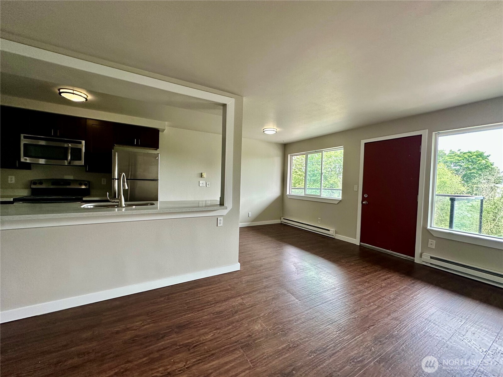 2515 Thorndyke Avenue Property Photo 16