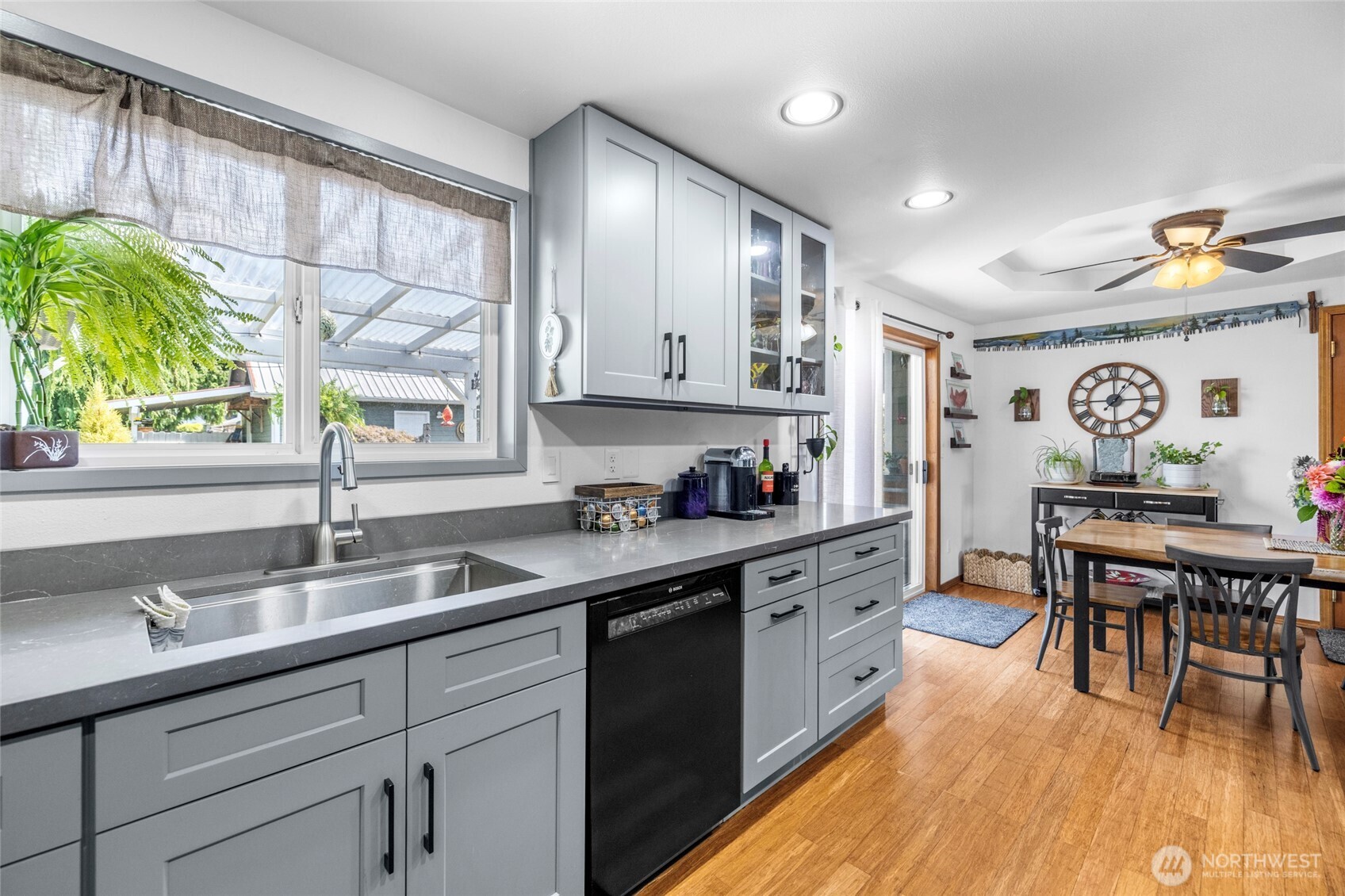 217 Puget Street Property Photo 14