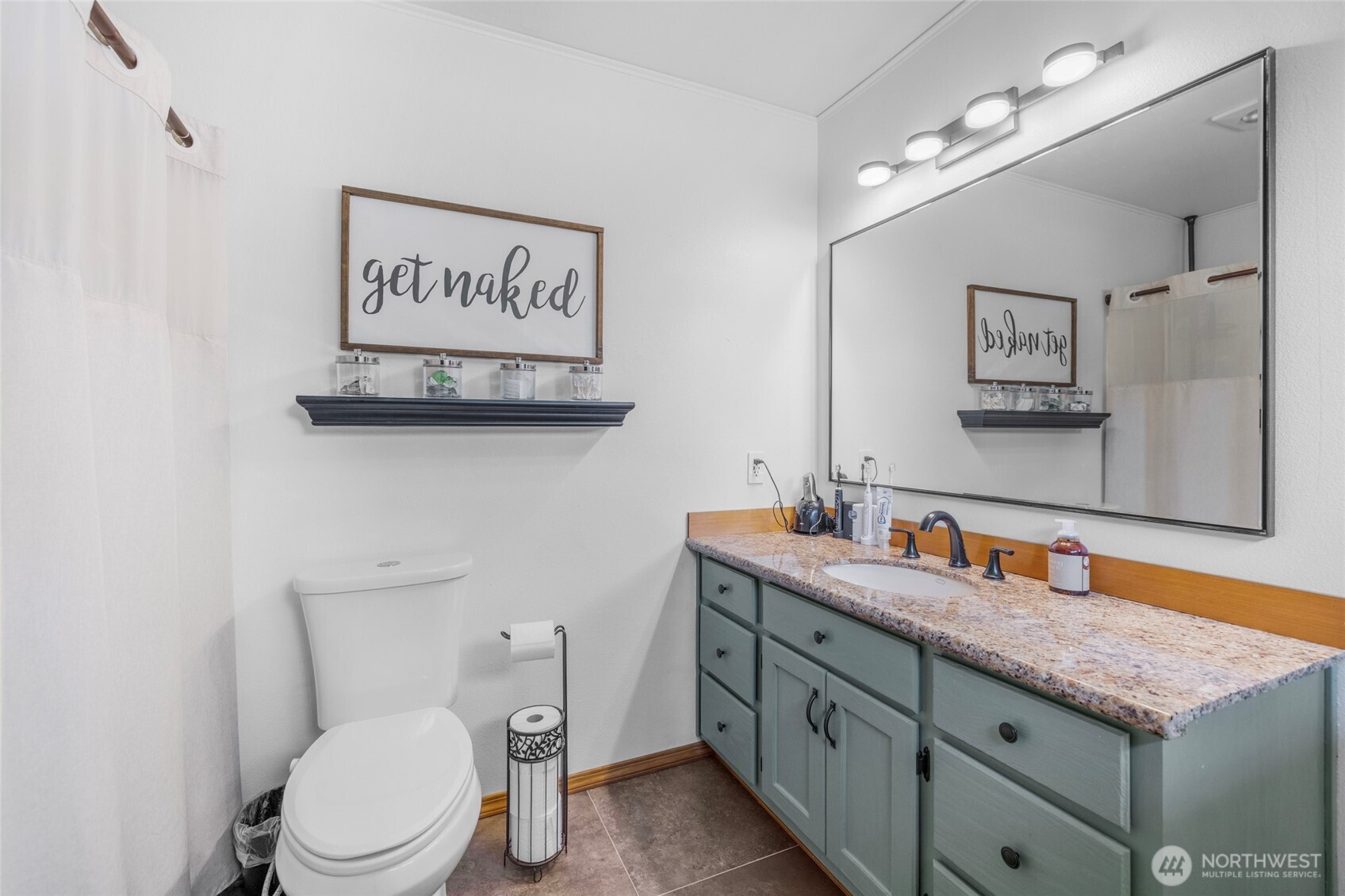 217 Puget Street Property Photo 18
