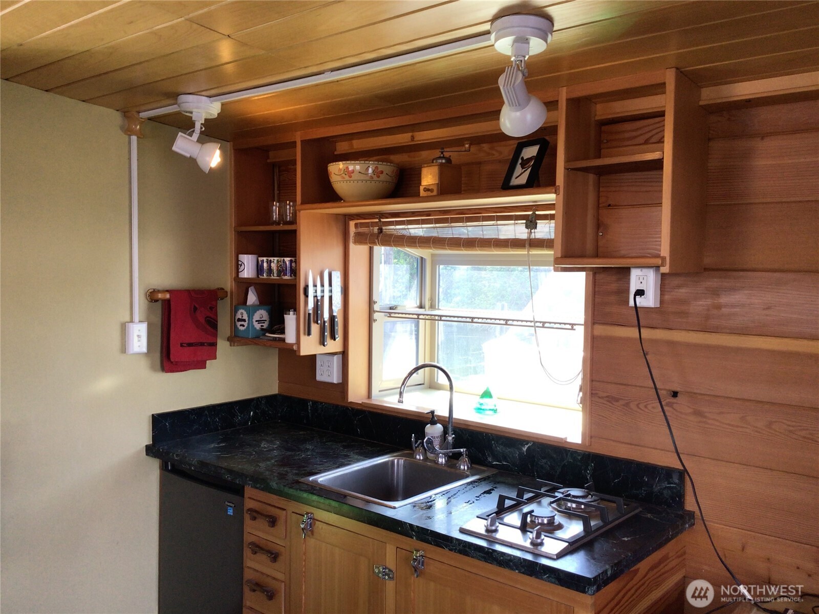 624 W Ewing Street Property Photo 7