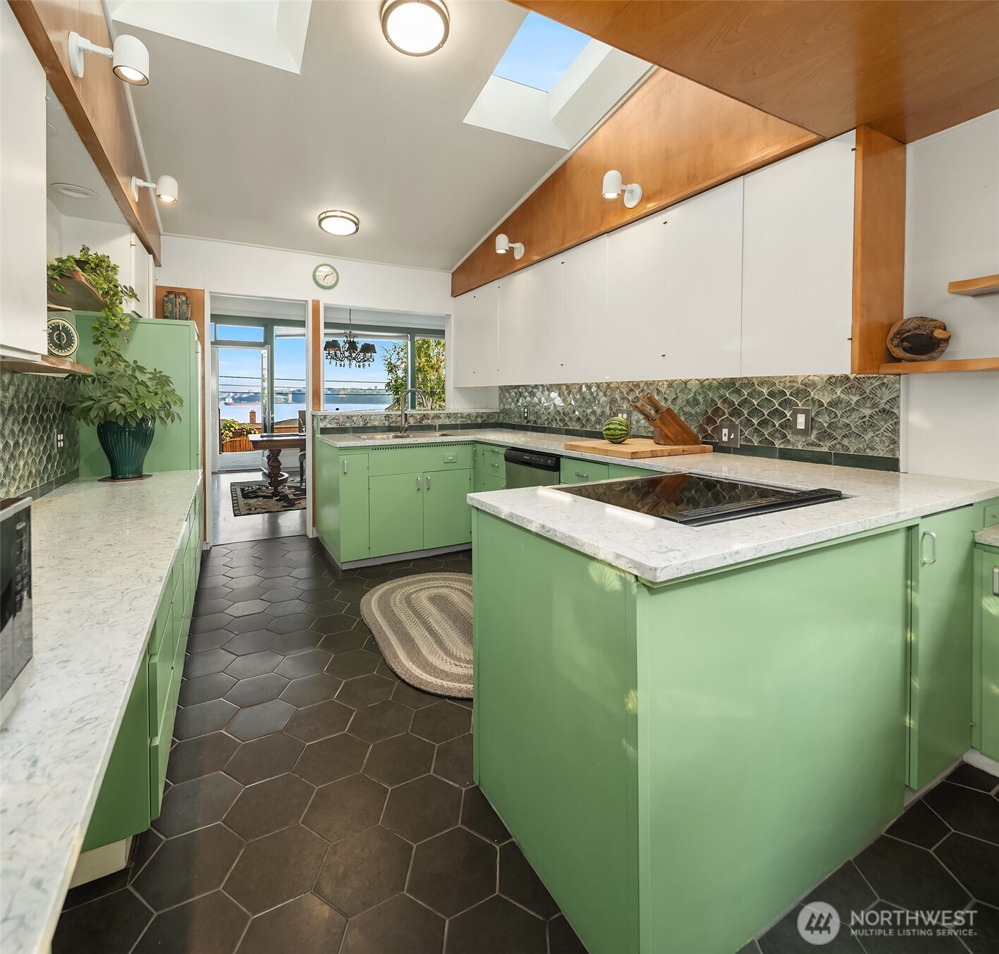 618 Le-lou-wa Place Property Photo 11