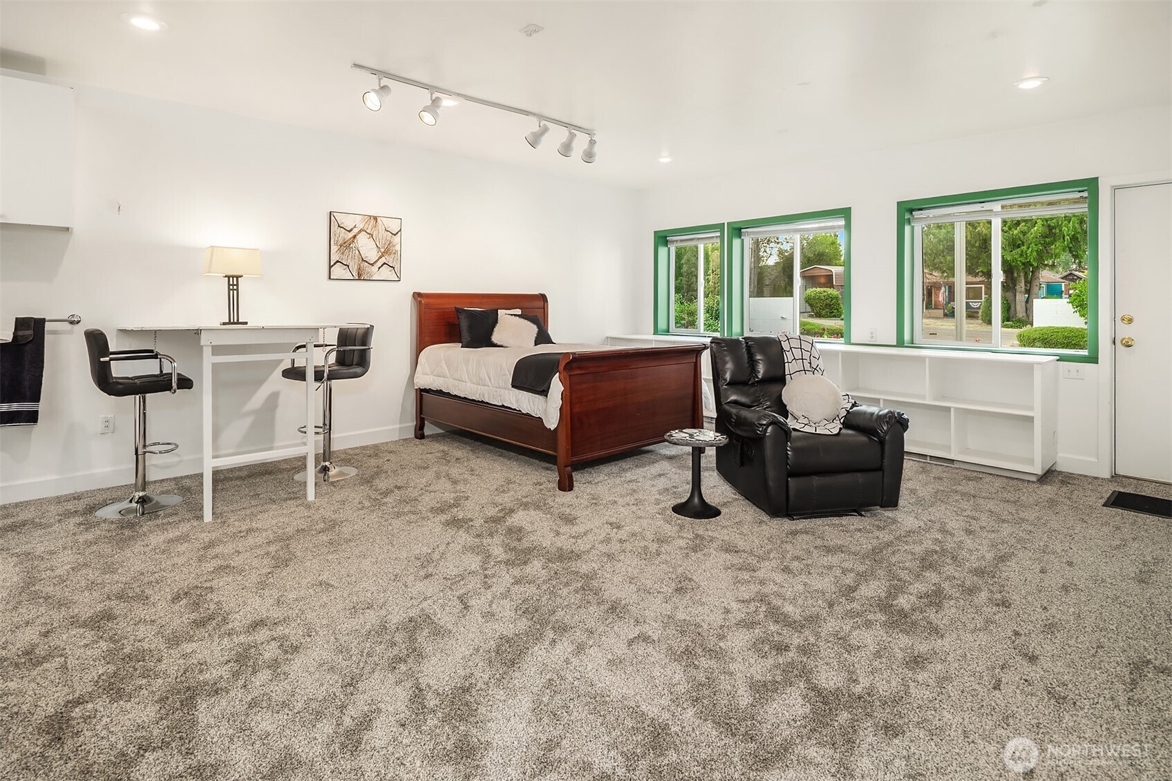 618 Le-lou-wa Place Property Photo 24