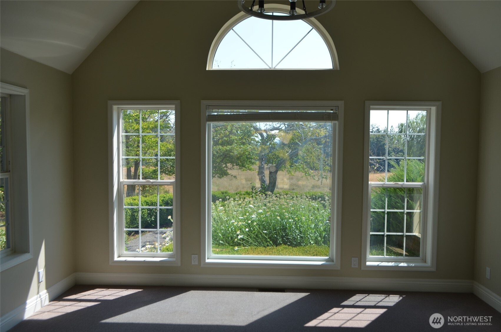1041 Sterk Lane Property Photo 8