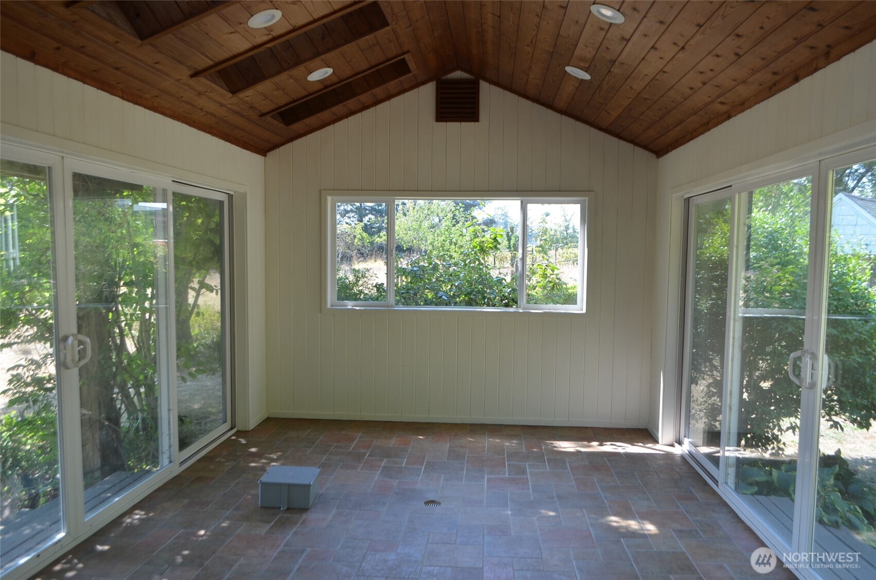 1041 Sterk Lane Property Photo 10