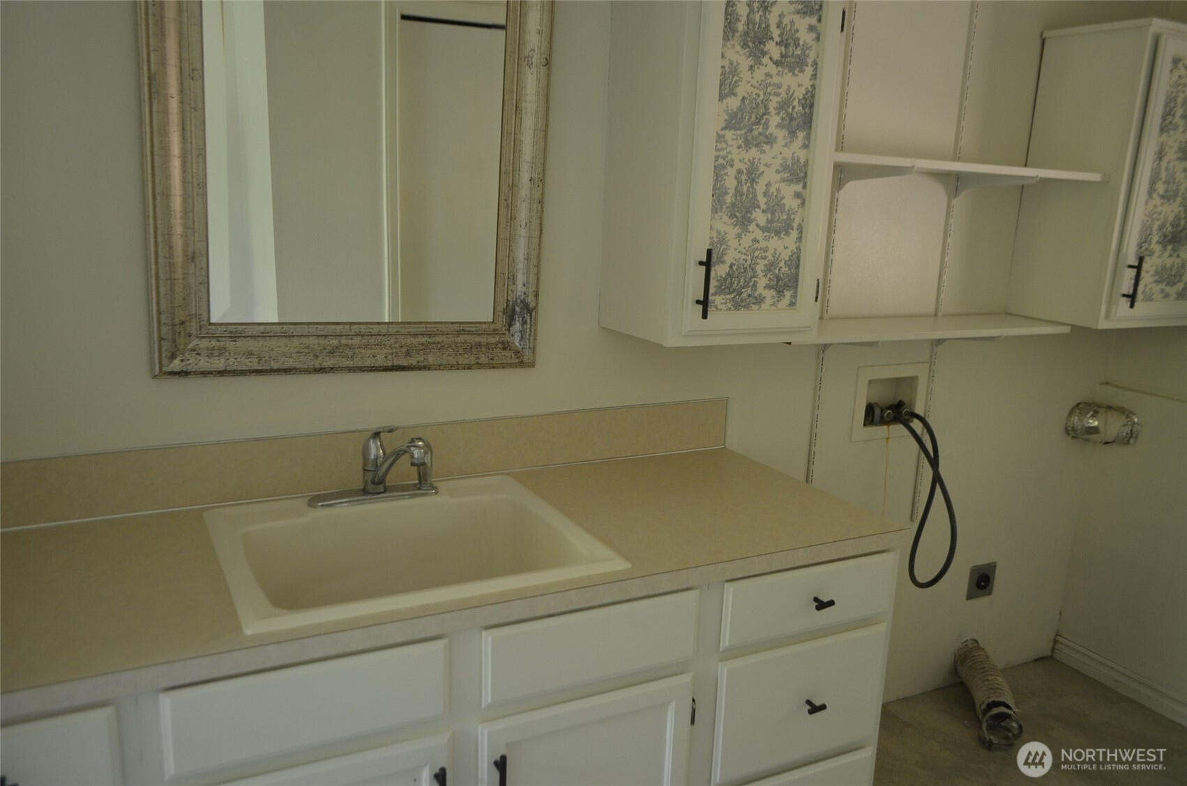 1041 Sterk Lane Property Photo 13