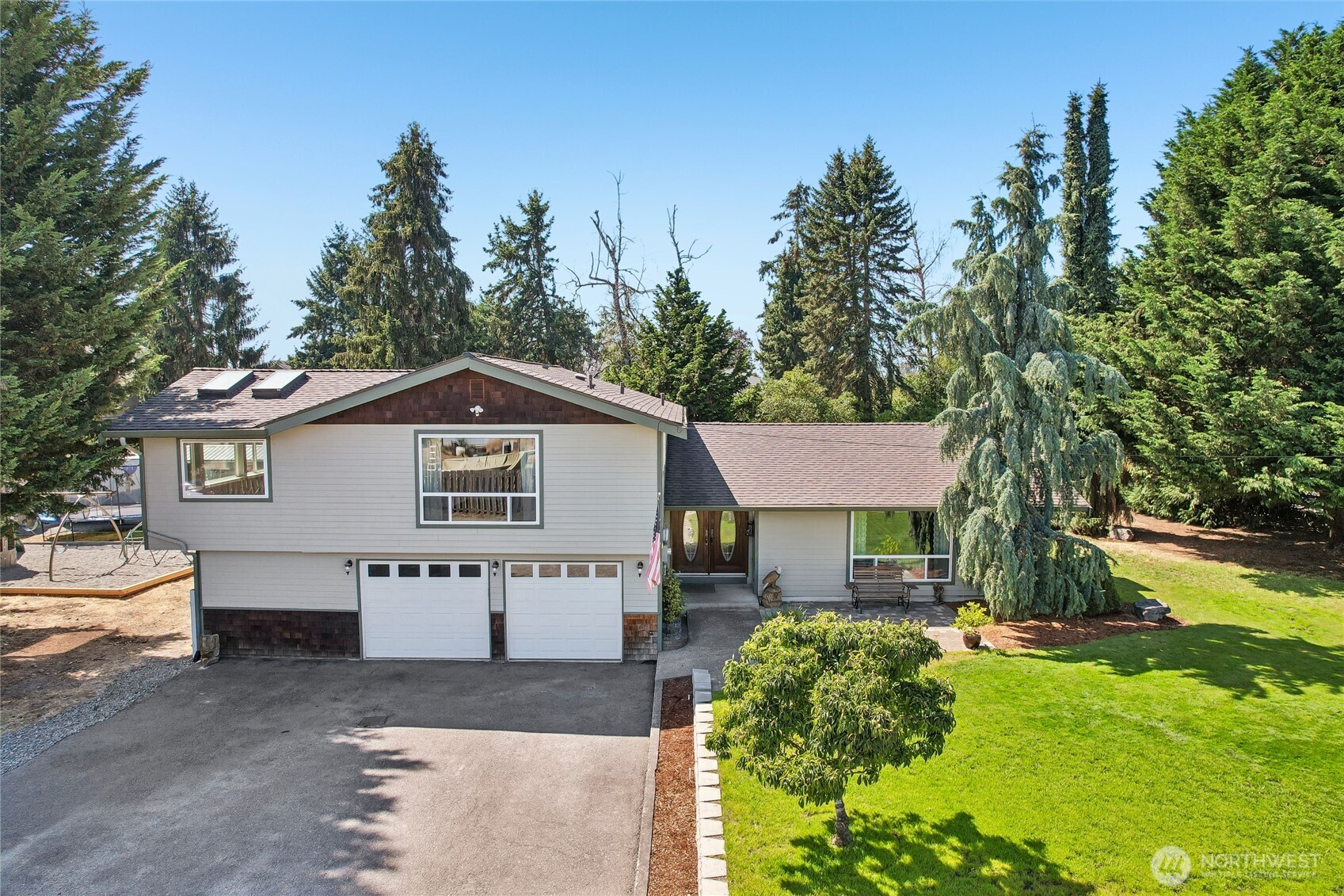 3922 180th Street Property Photo 1