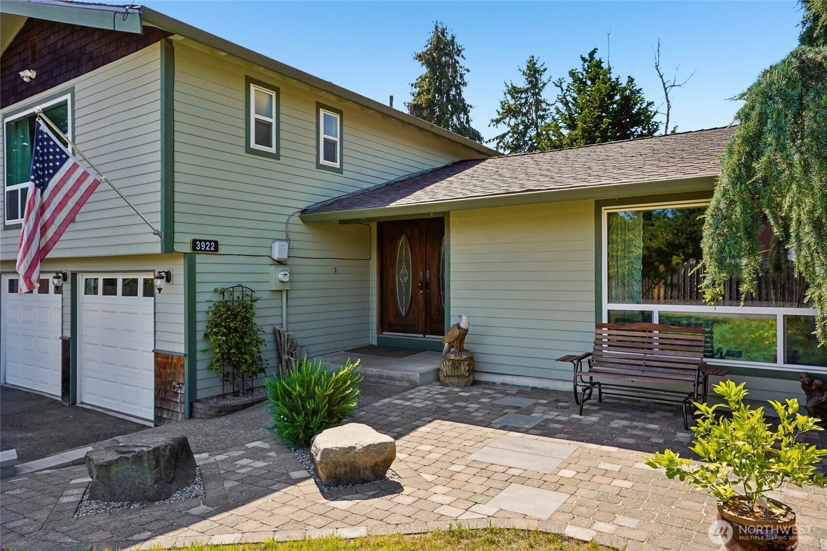 3922 180th Street Property Photo 2