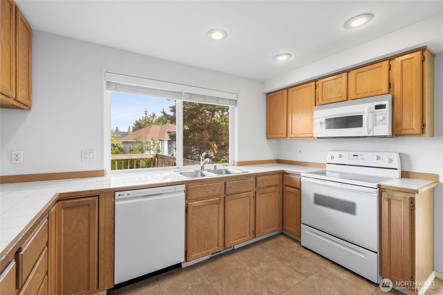 1627 E Spruce Court Property Photo 13