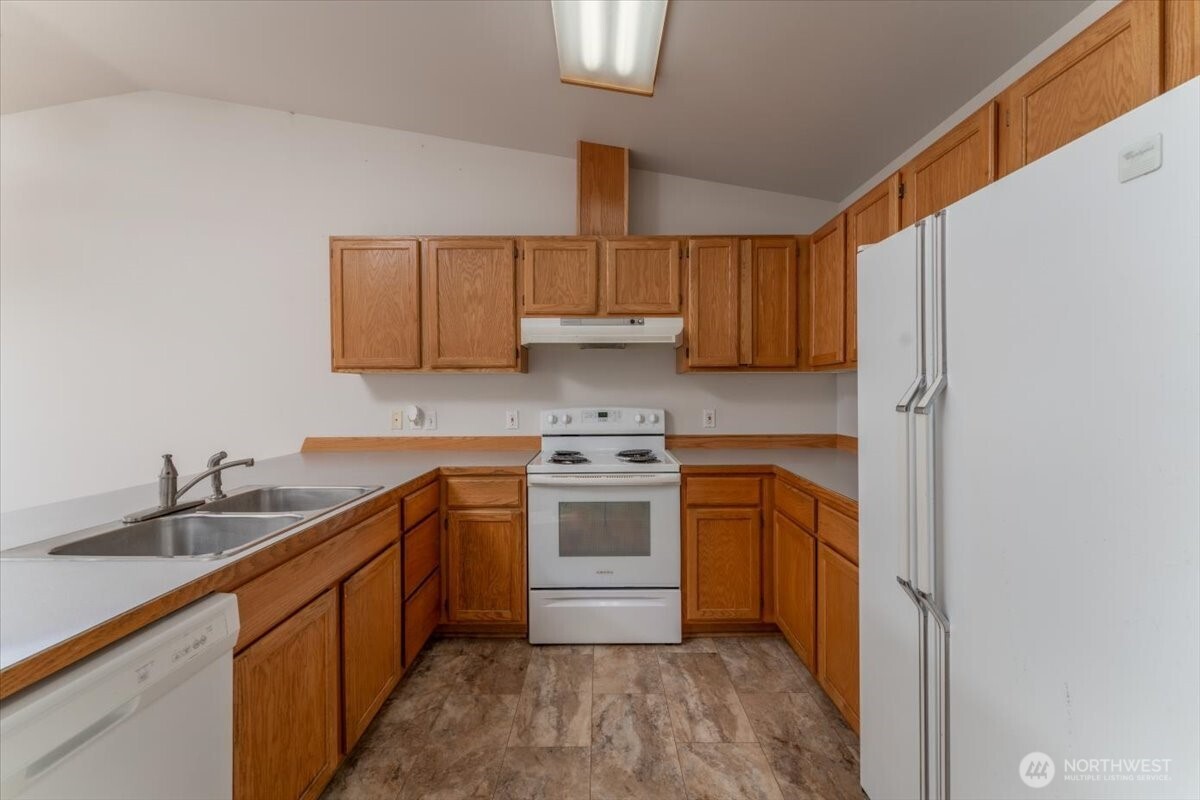 57 Katalpa Lane Property Photo 14
