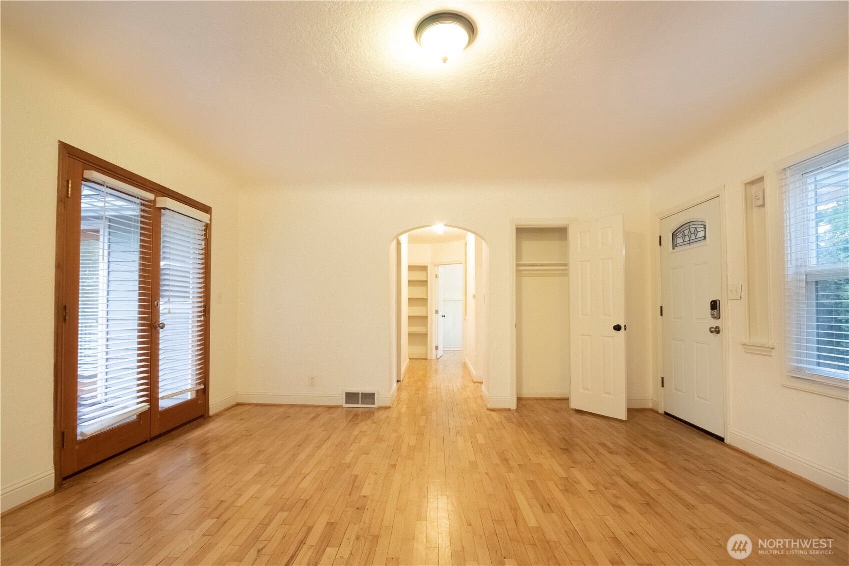 11634 25th Avenue Property Photo 6