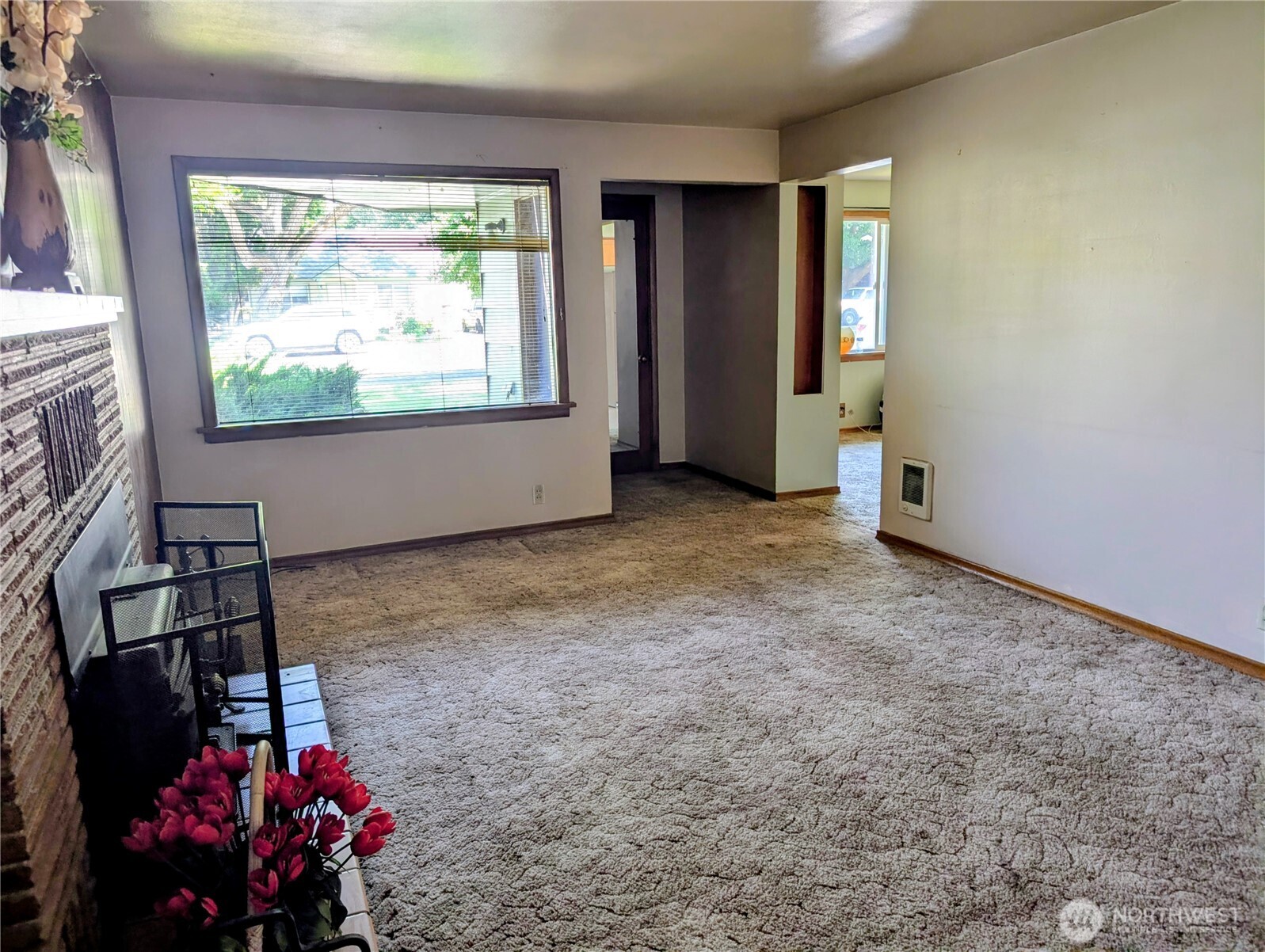 804 E 5th Avenue Property Photo 5