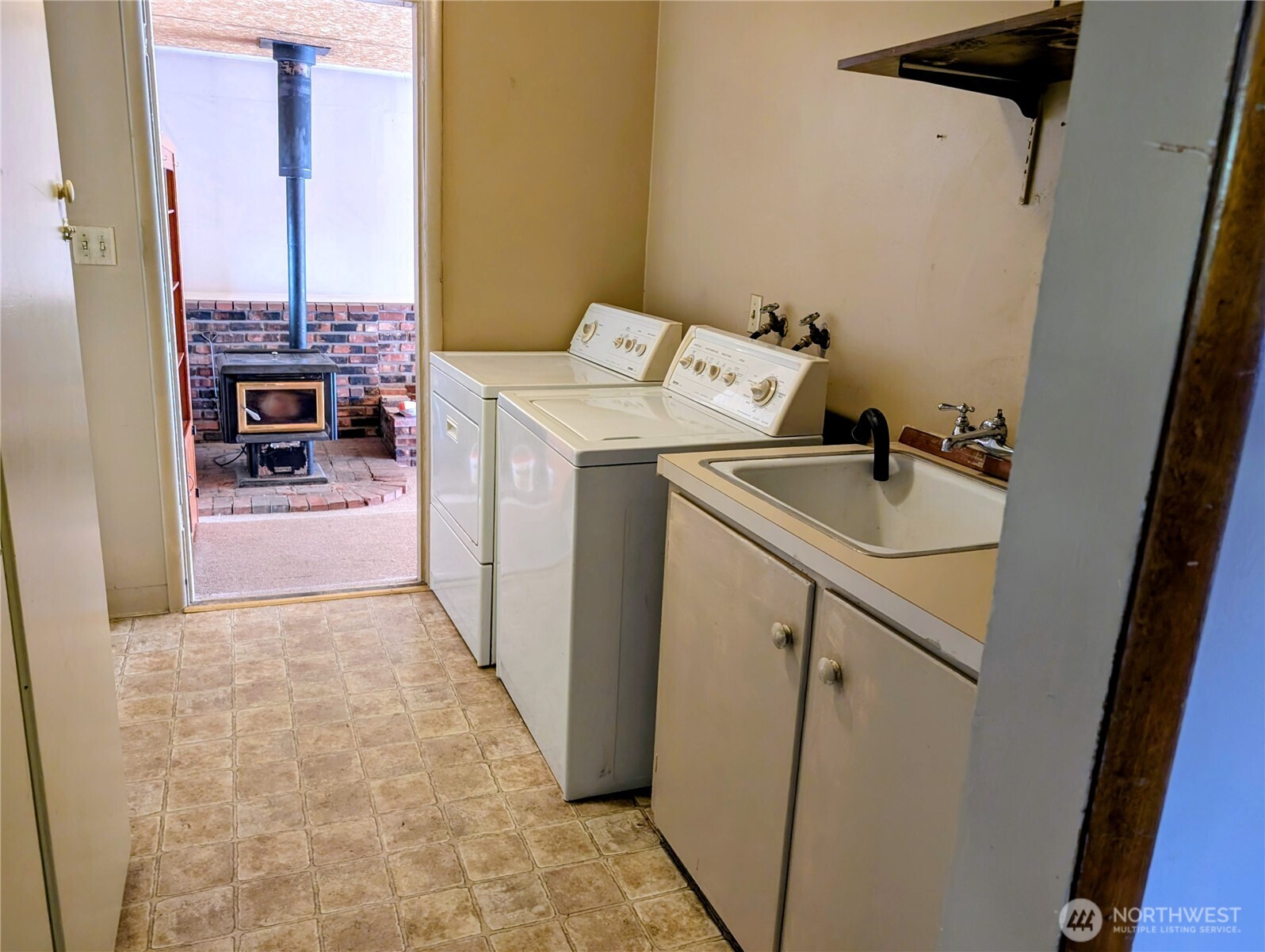 804 E 5th Avenue Property Photo 8