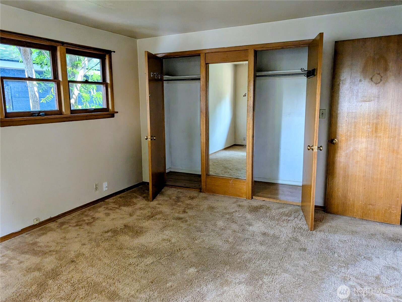 804 E 5th Avenue Property Photo 10