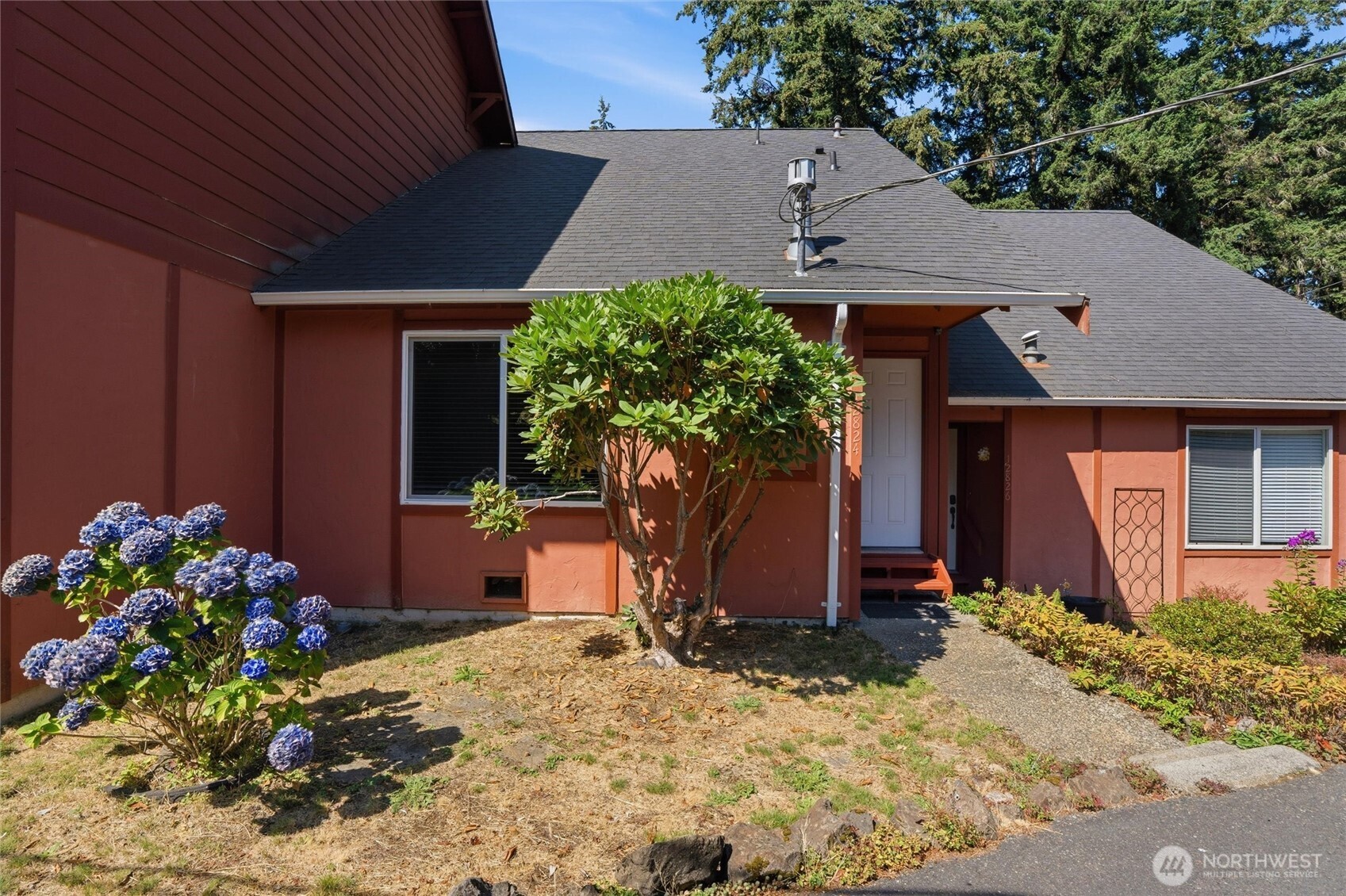 12824 62nd Avenue D4 Property Photo 1