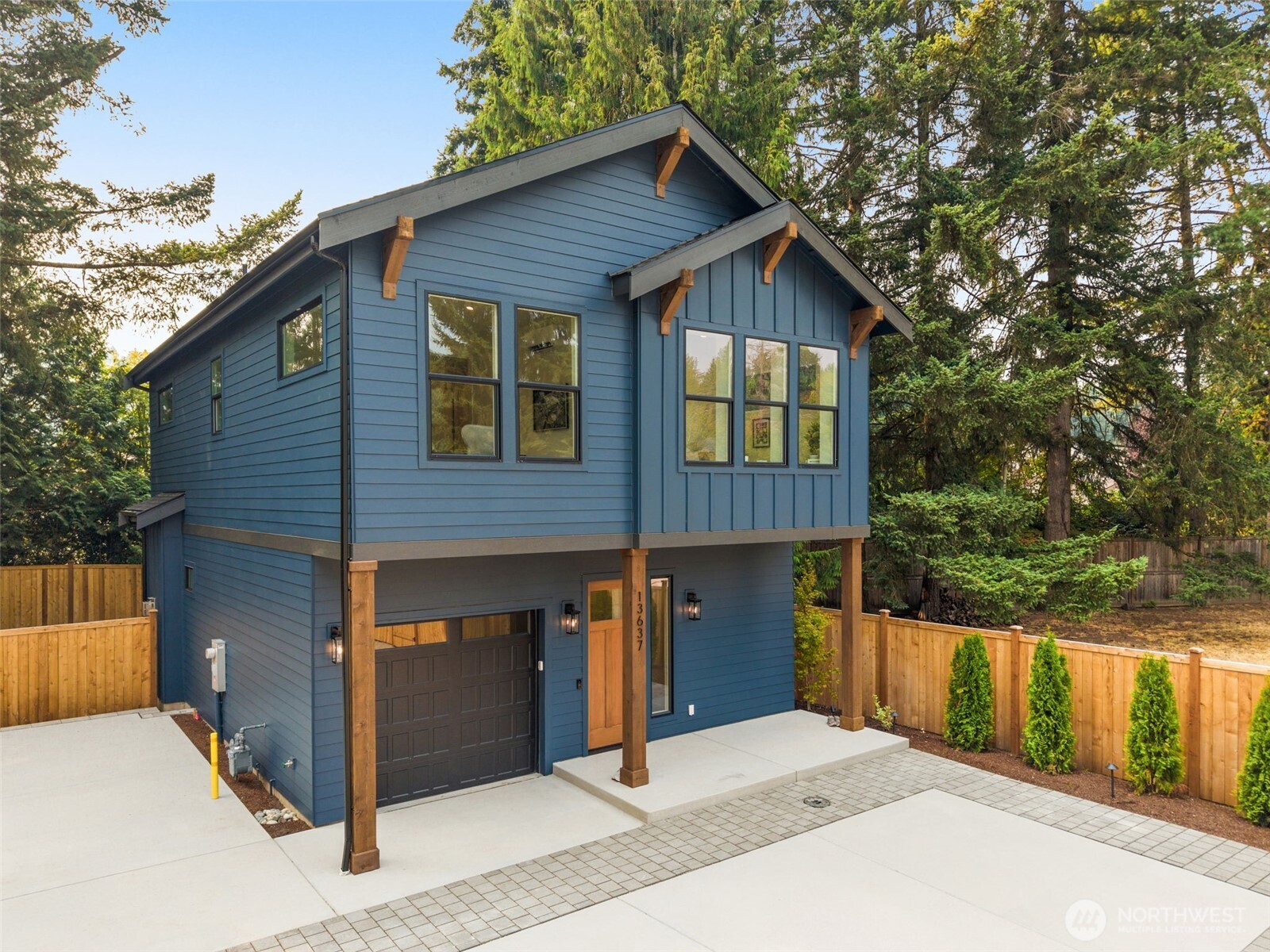 13637 103rd Avenue Property Photo 2
