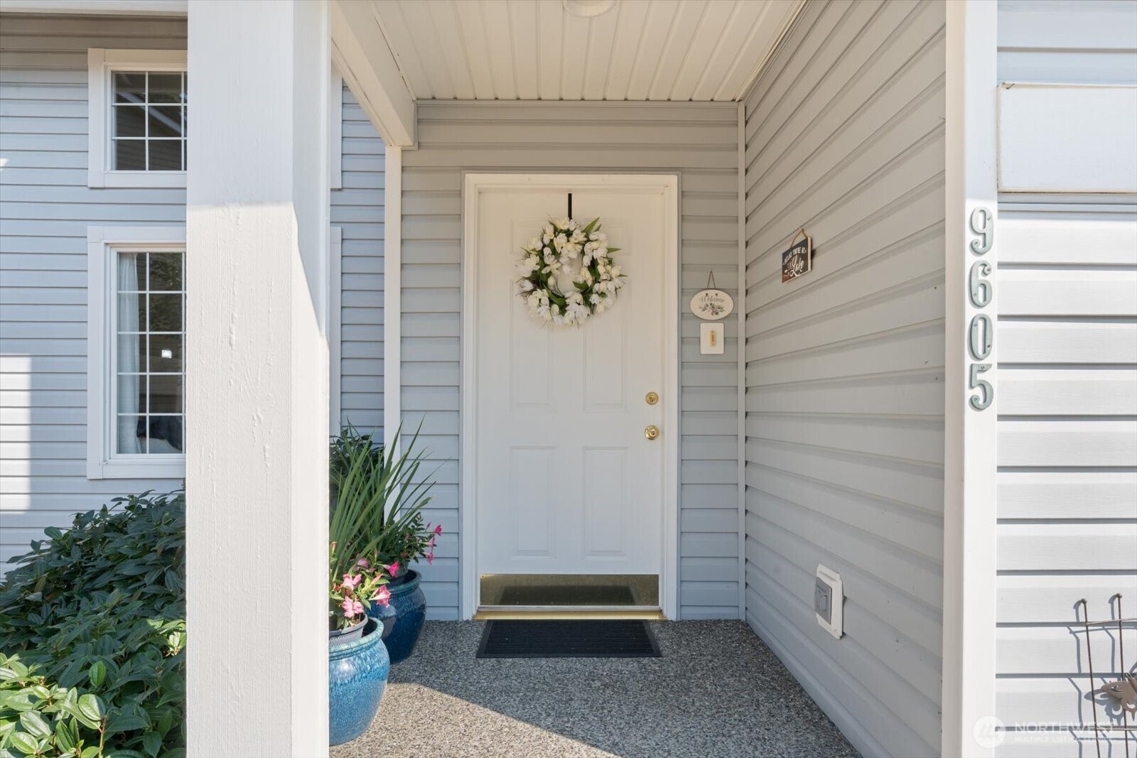 9605 17th Place Property Photo 3