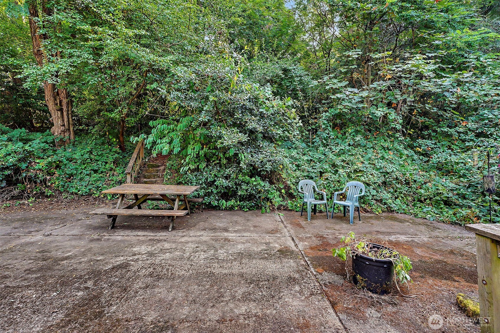 7508 Woodland Avenue Property Photo 5