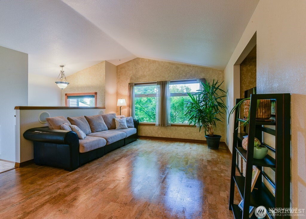 10381 Wilkes Court Property Photo 5