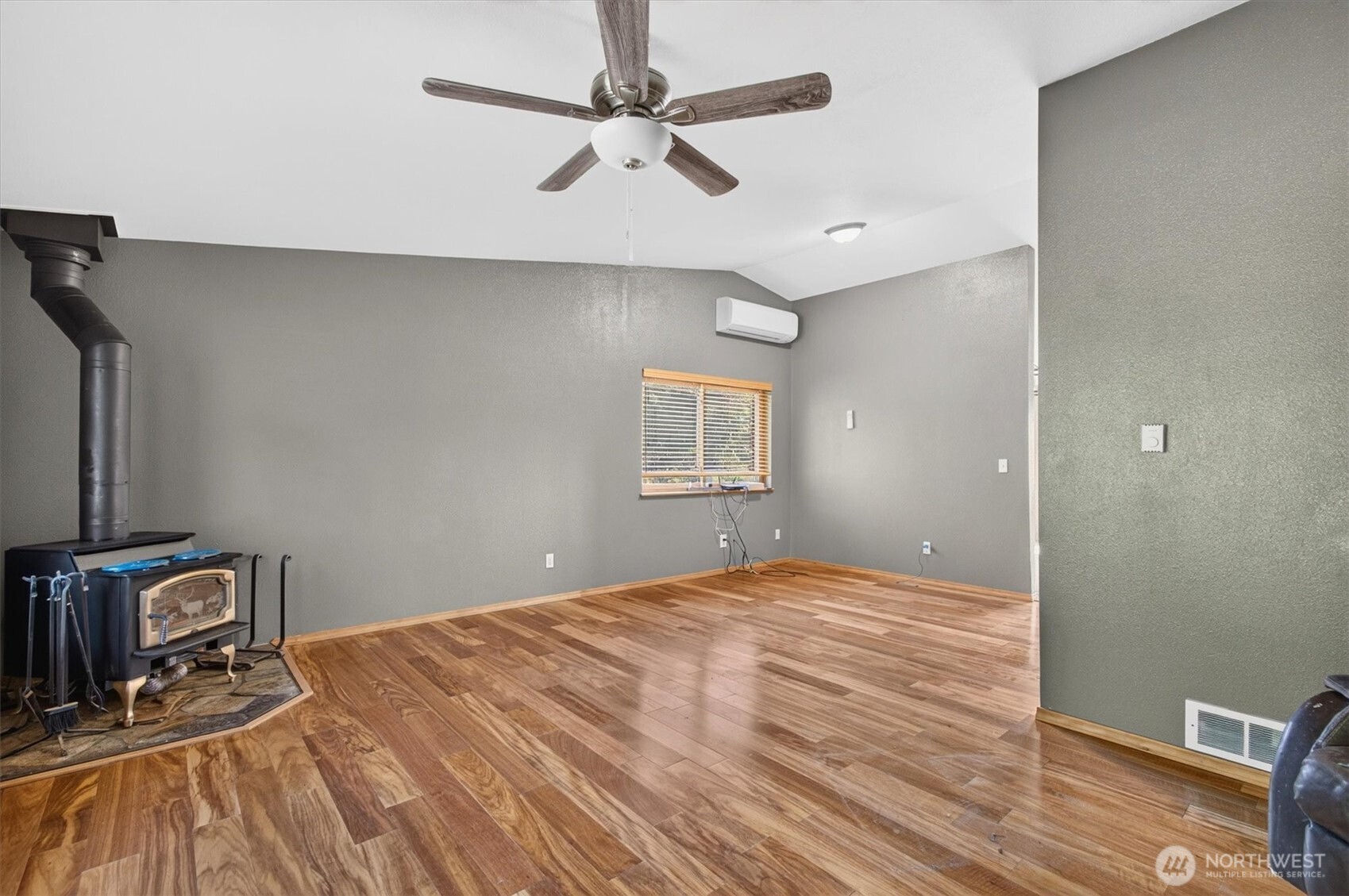 185 Westside Highway Property Photo 5