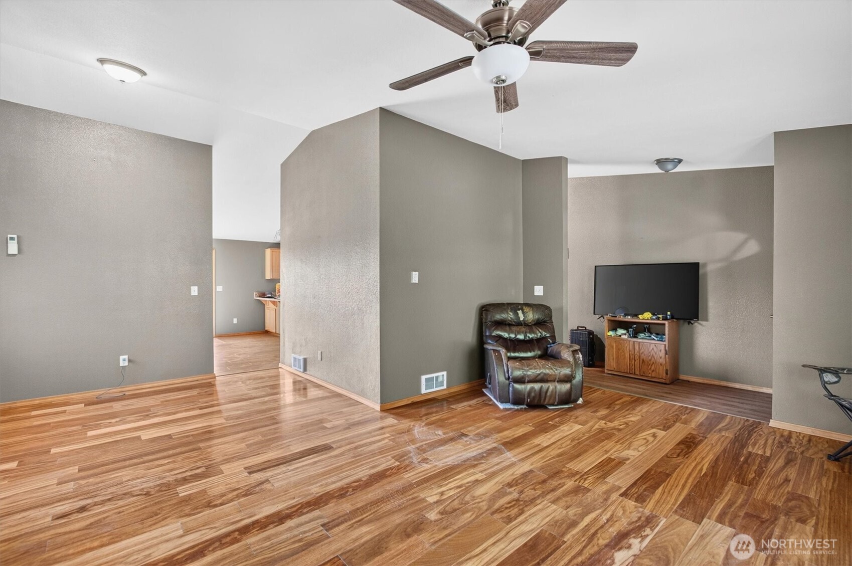 185 Westside Highway Property Photo 6