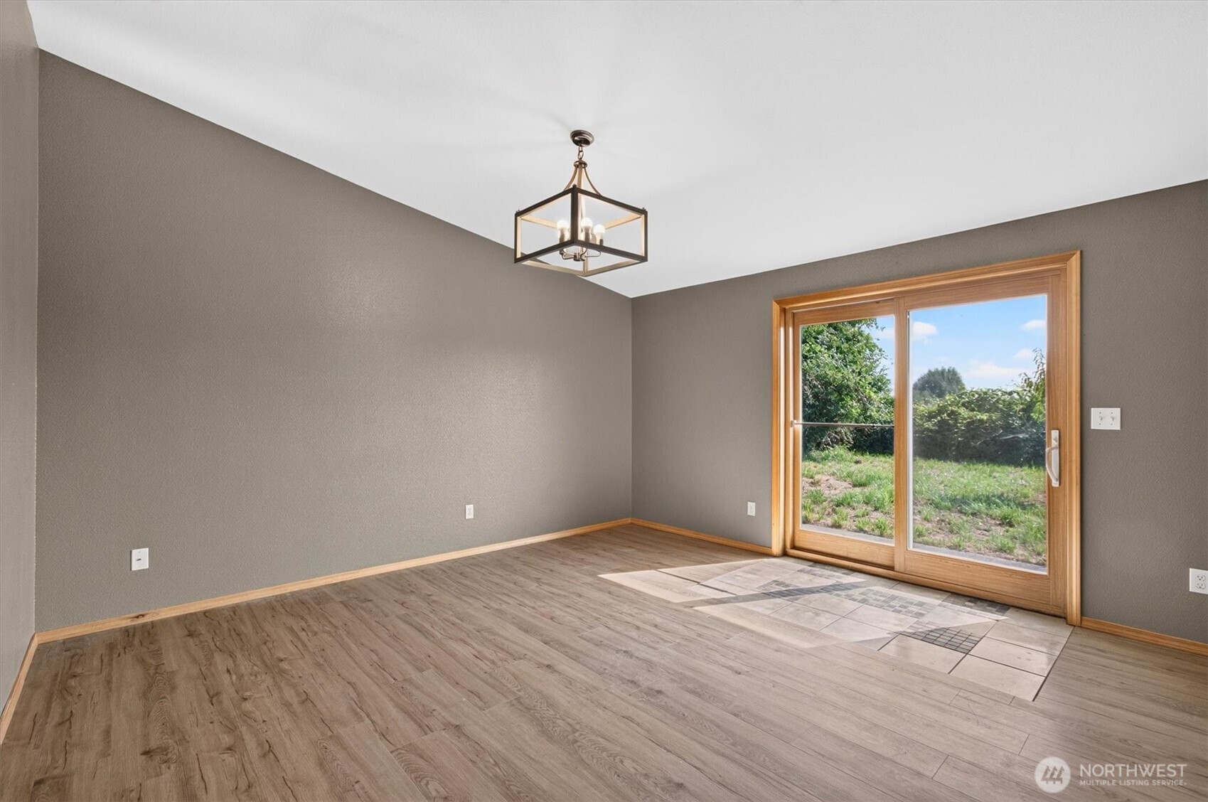 185 Westside Highway Property Photo 8