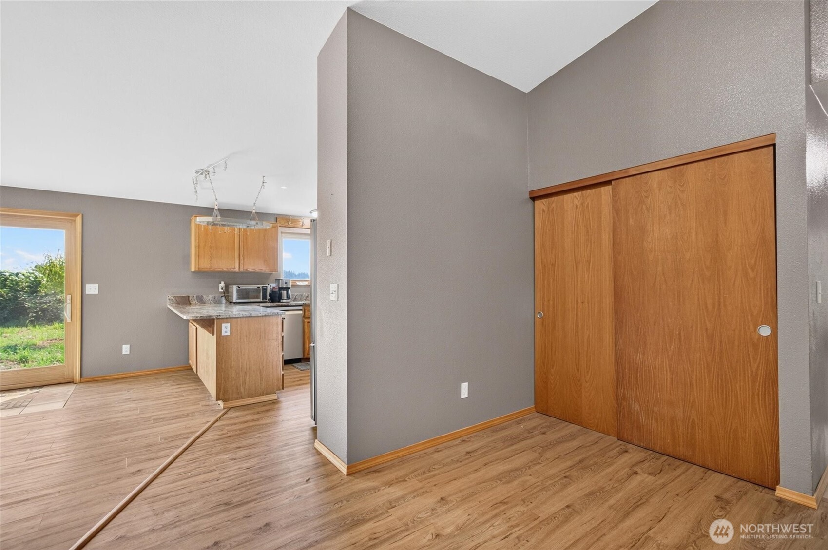 185 Westside Highway Property Photo 16