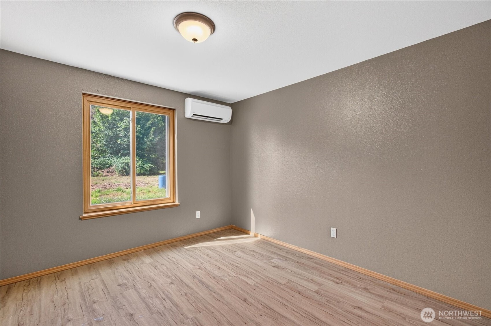 185 Westside Highway Property Photo 25