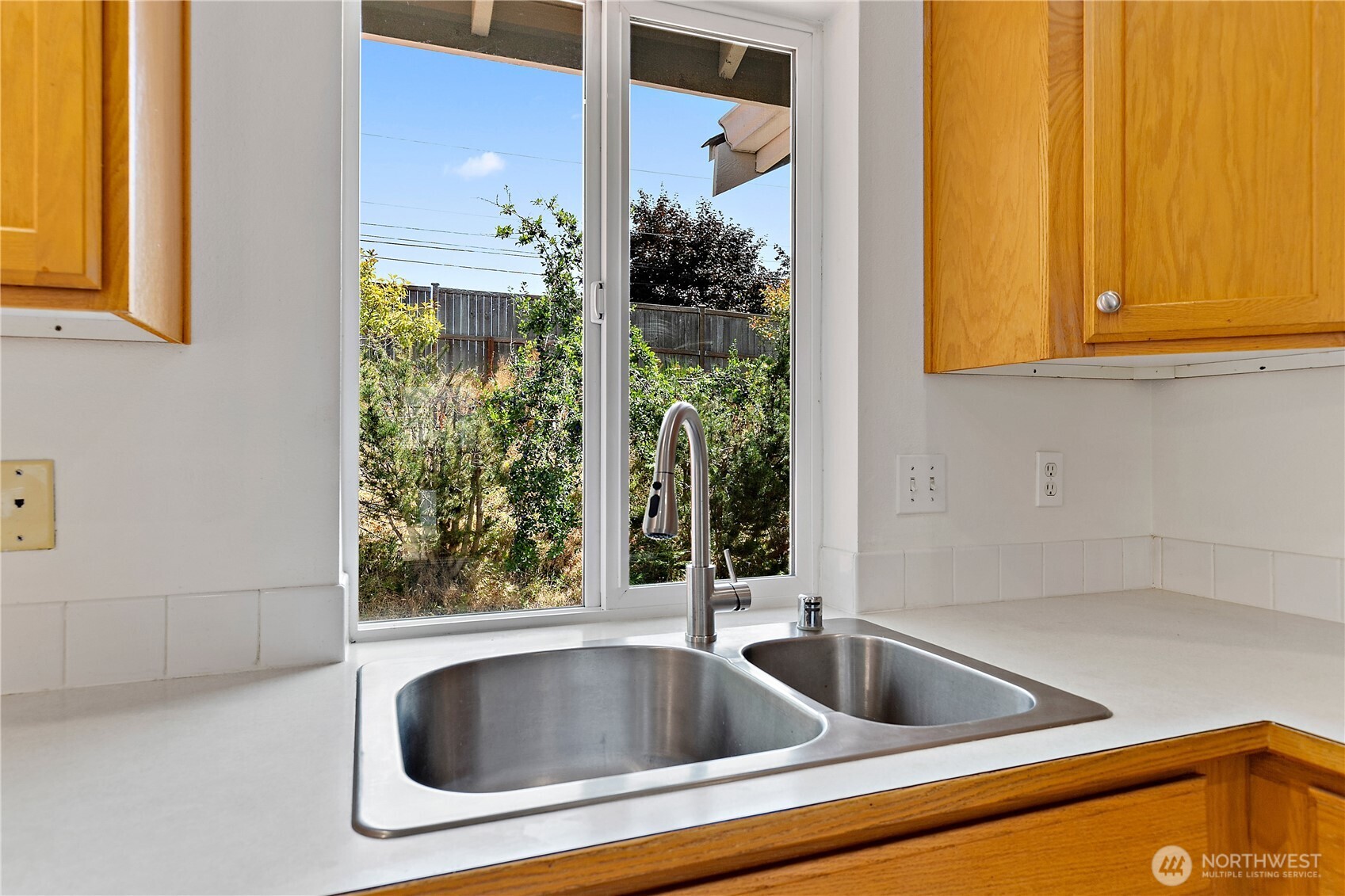 14921 93rd Avenue Property Photo 6