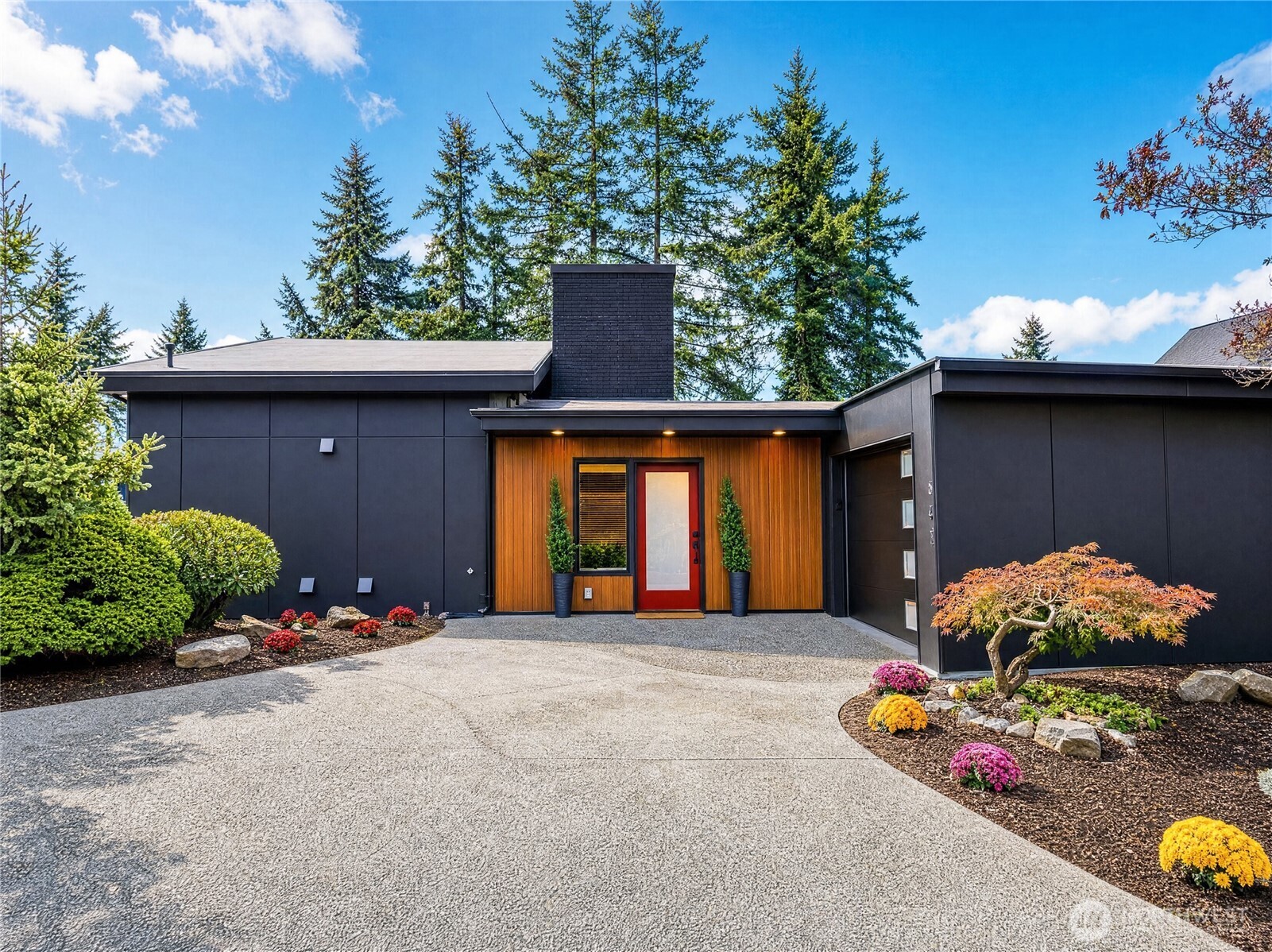 11647 Beacon Avenue Property Photo 1
