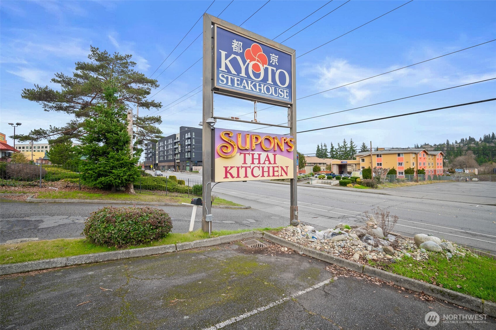 111 N Samish Way Property Photo 1