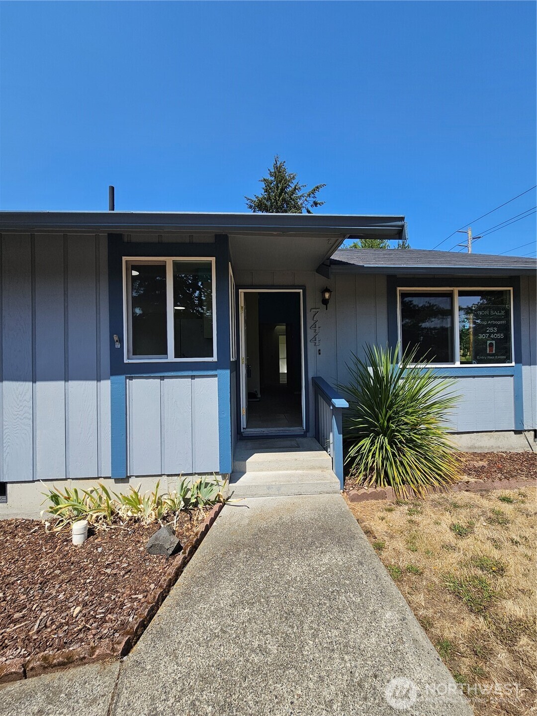 744 Berne Lane Property Photo 2