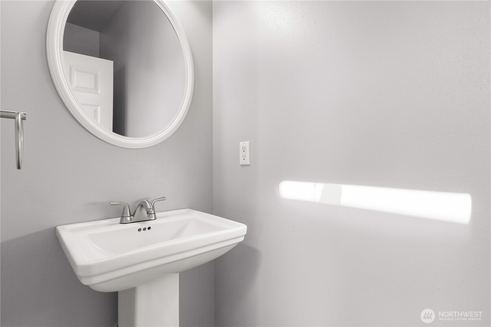 125 6th Avenue Property Photo 8