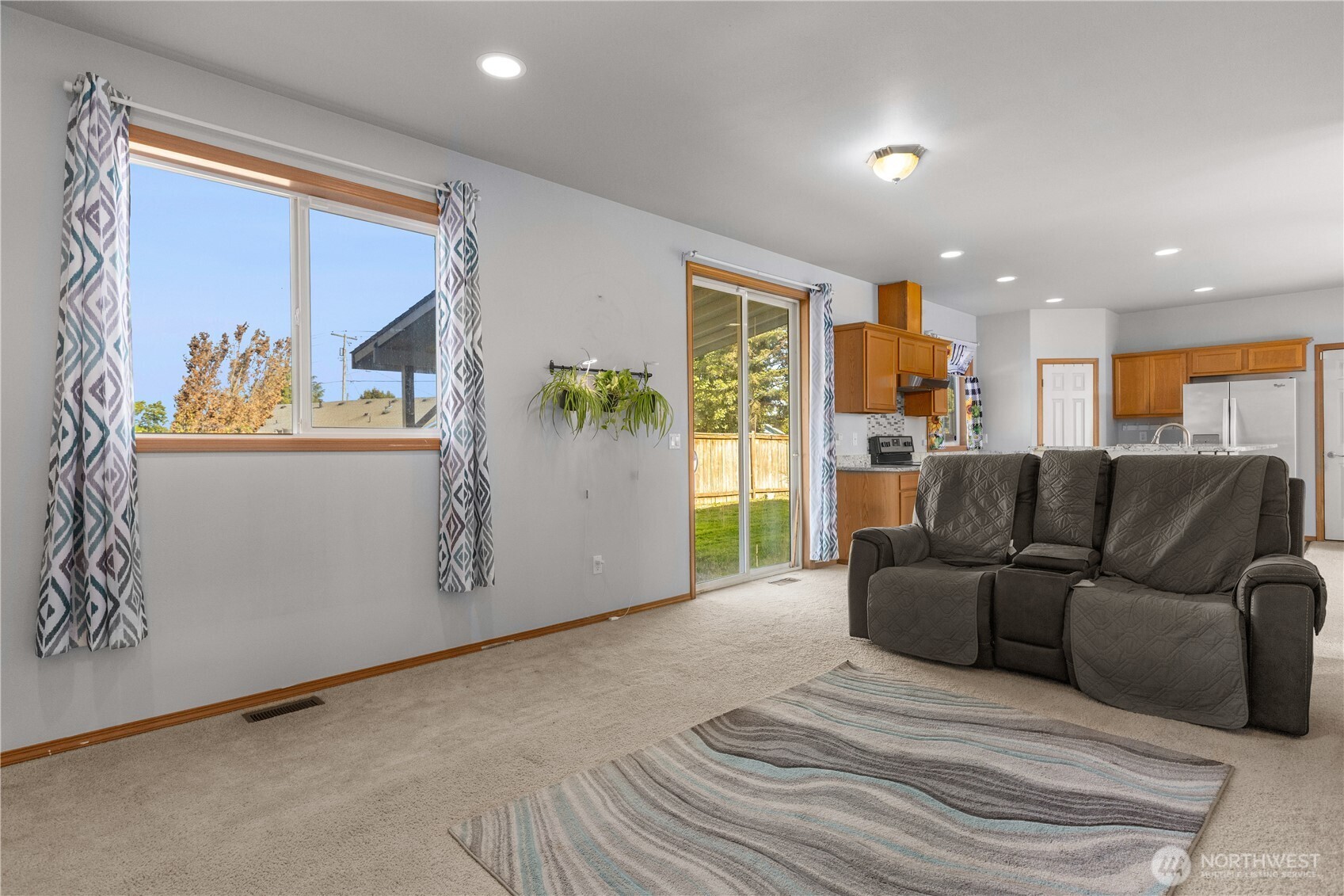 125 6th Avenue Property Photo 15