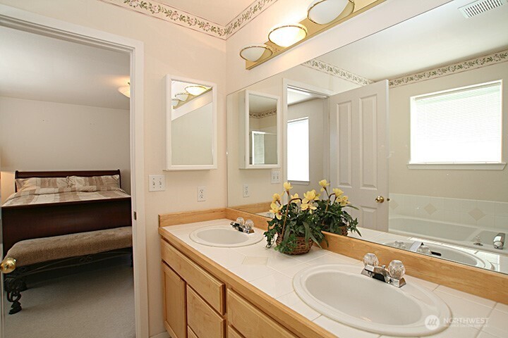 4012 122nd Avenue Property Photo 6