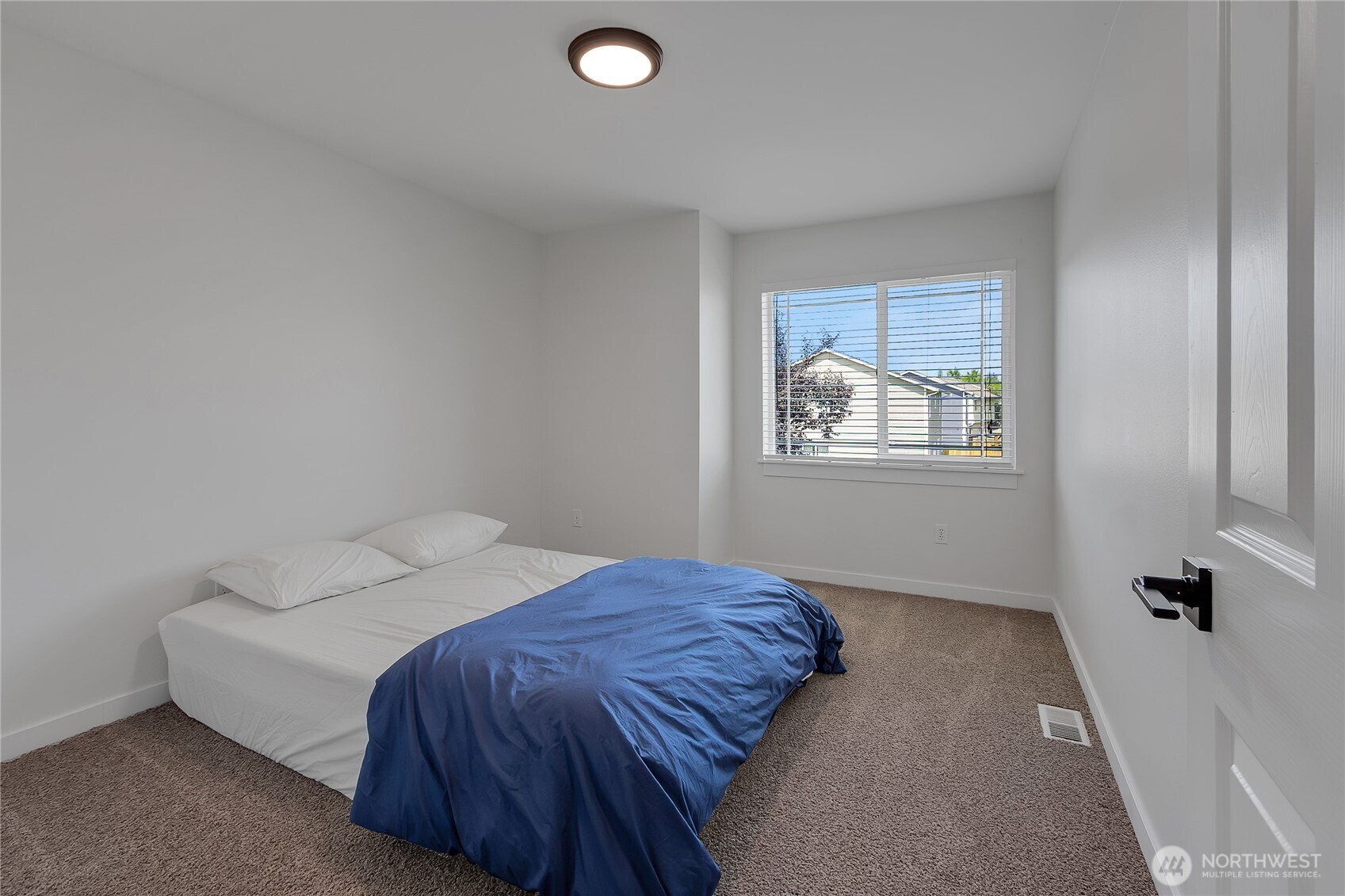 9016 190th Street Property Photo 18