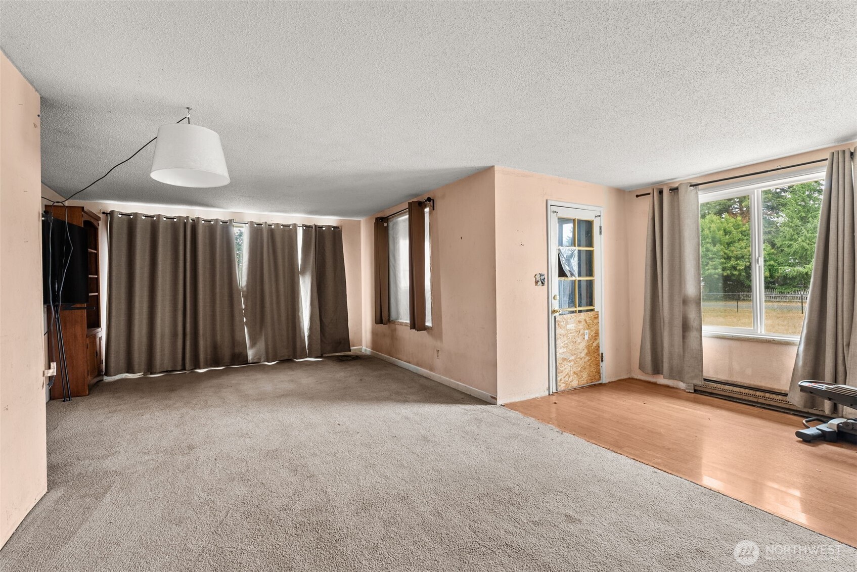 204 E Eagle Street Property Photo 6