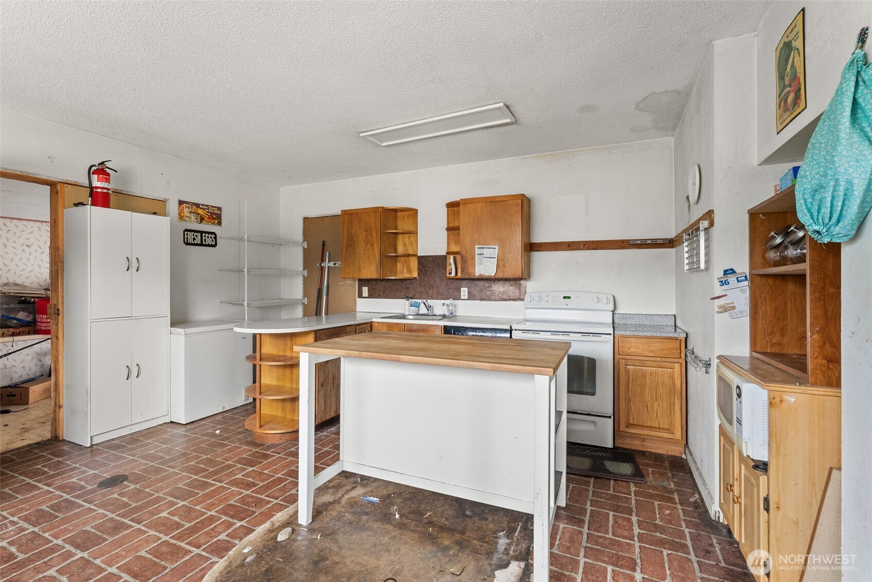 204 E Eagle Street Property Photo 8