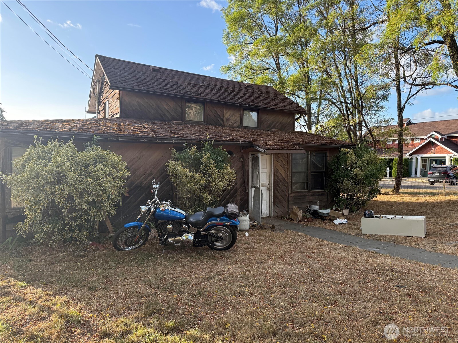 303 Peterson Street Property Photo 5