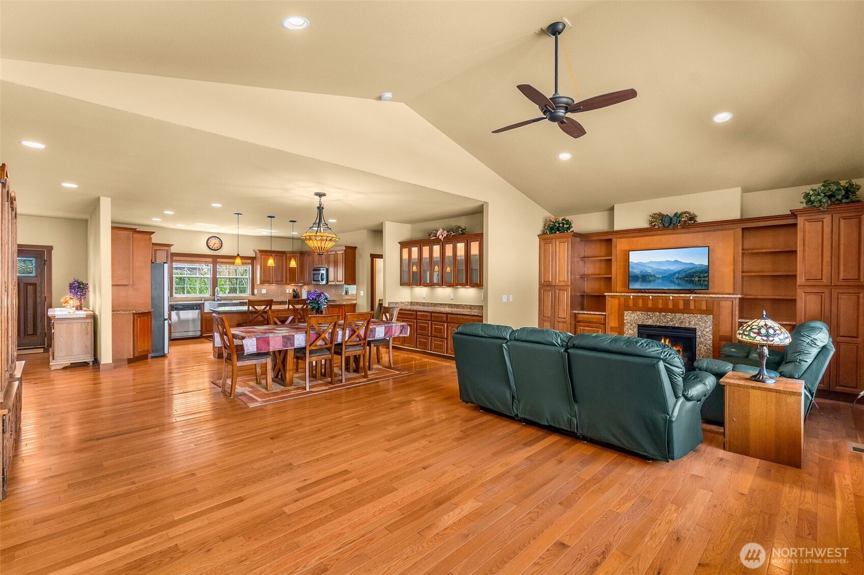 8634 Fox Ridge Lane Property Photo 10